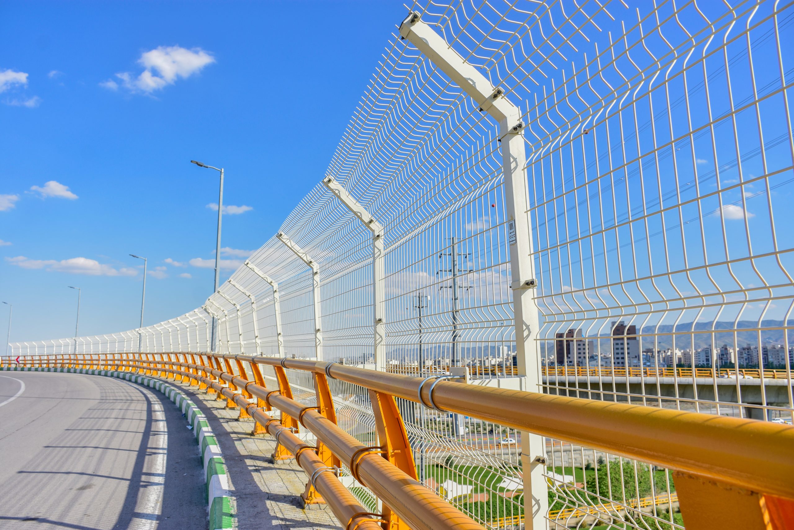 عظیم سازان رضوان خدمات نصب نرده فنسی با قیمت مناسب در مشهد احمد اباد